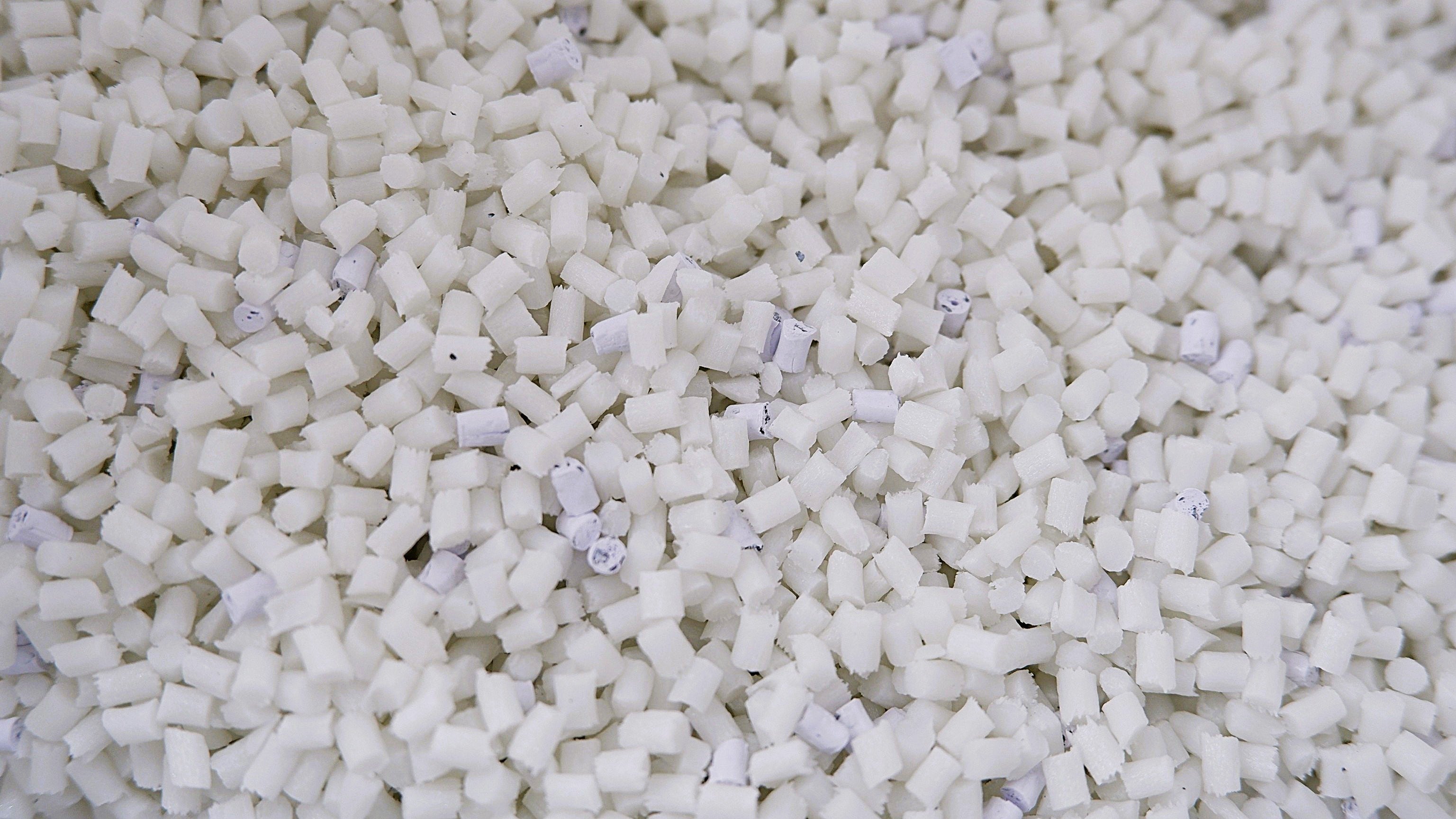 PolyCore™ PETG-1113 Marble Pellets